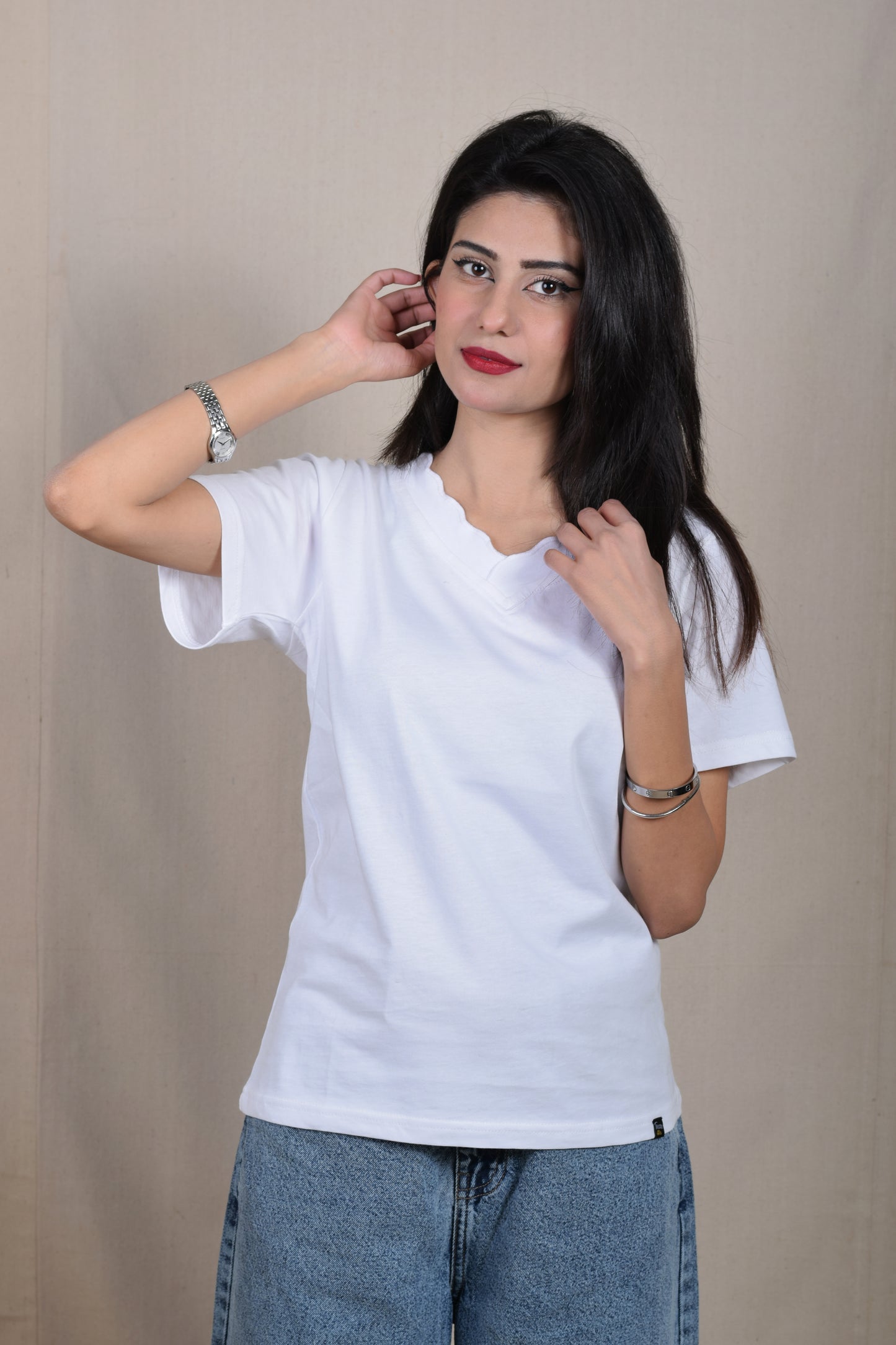 V-Neck Scalloped T-Shirt - White
