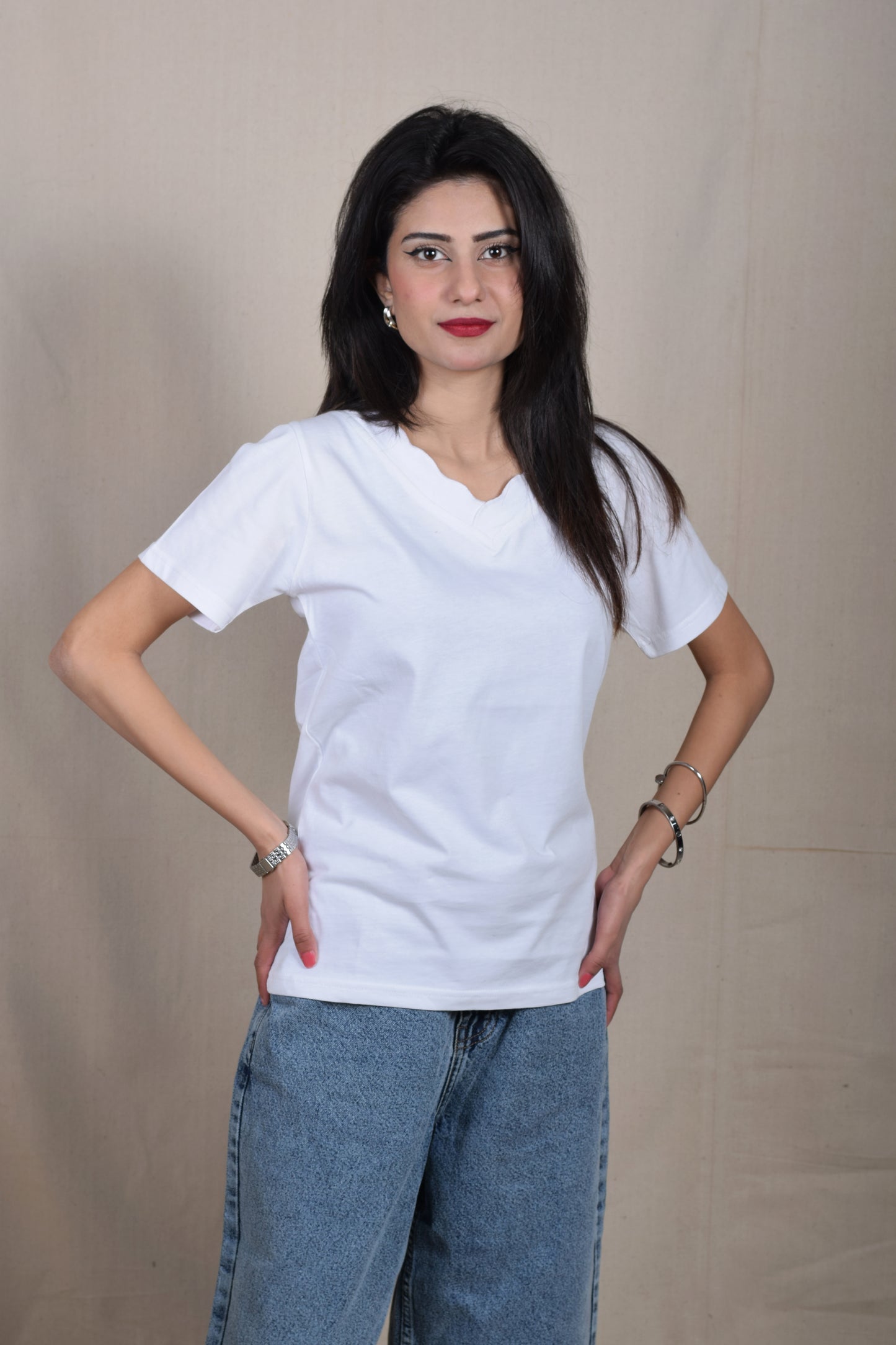 V-Neck Scalloped T-Shirt - White